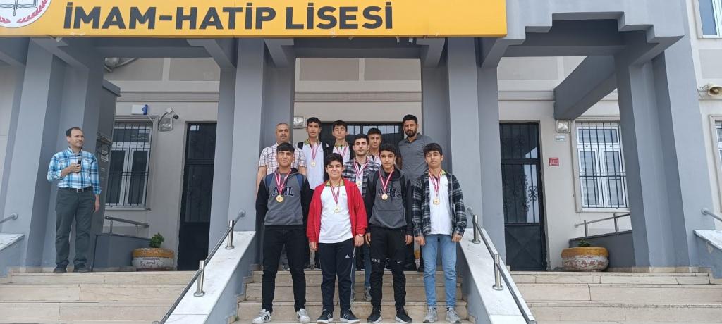 Siniflar Arasi Geleneksel Futbol Turnuvasi Ahmedi Hani Anadolu Mam